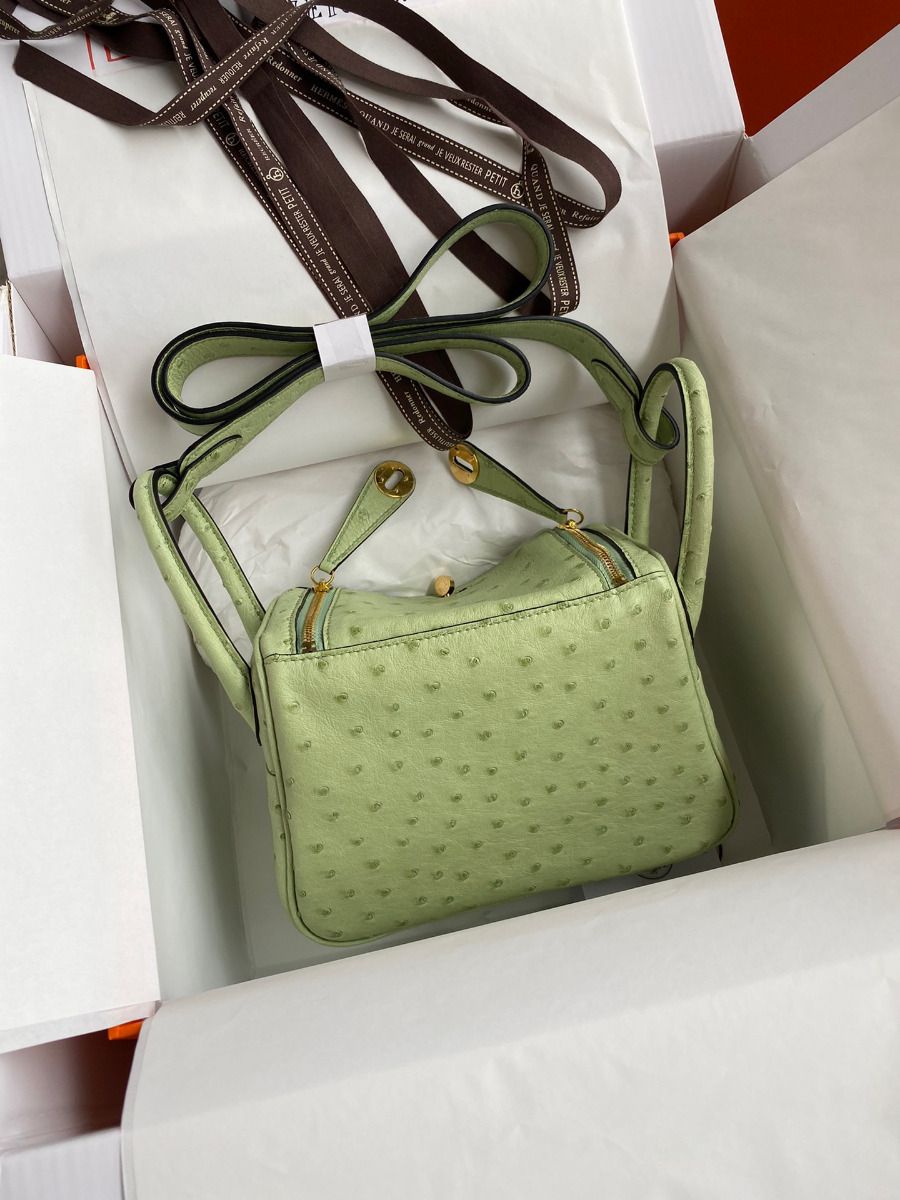 Hermes Mini Lindy Handmade Bag In Vert Criquet Ostrich Leather - Image 4