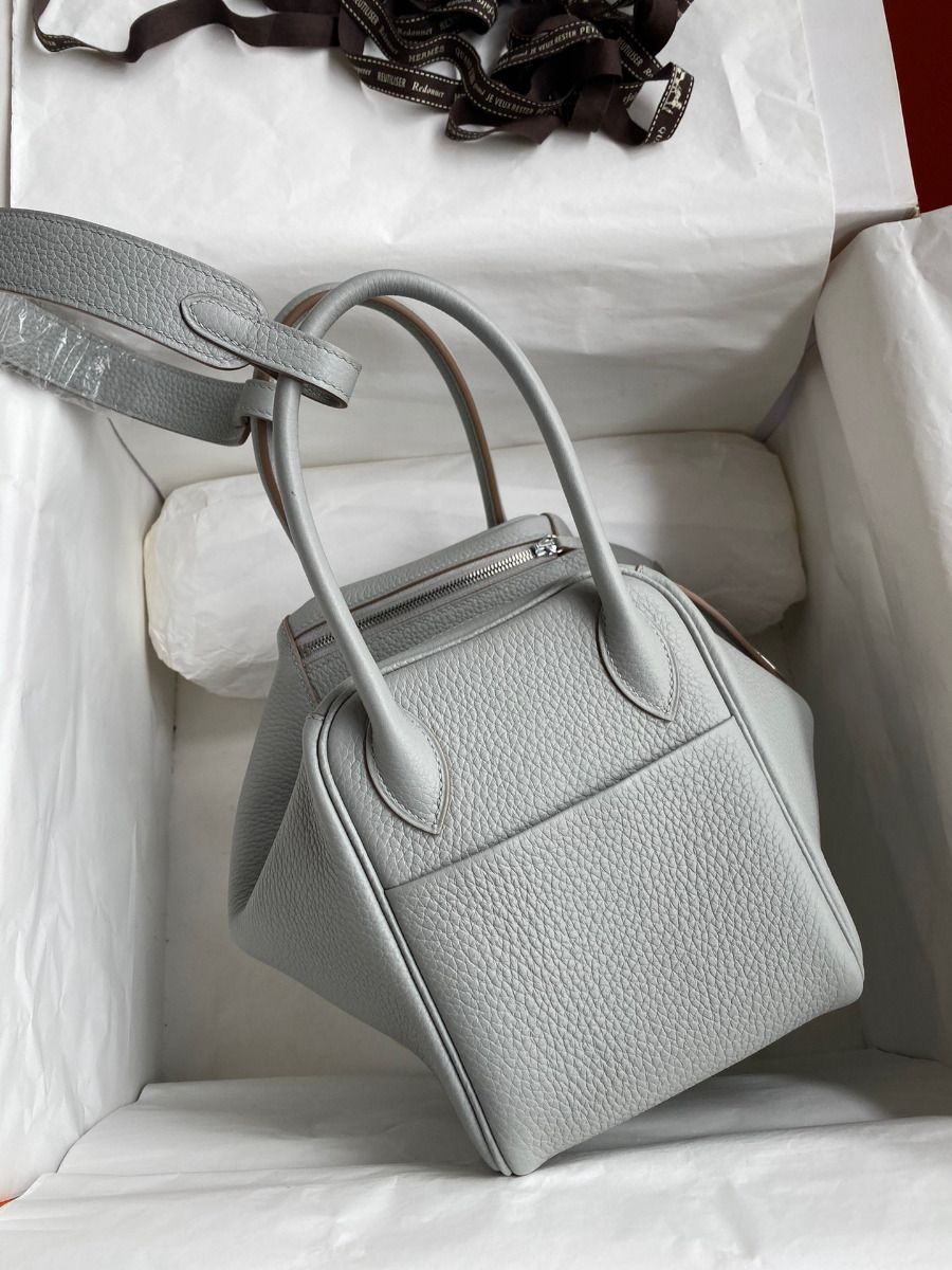 Hermes Lindy 26 Handmade Bag In Blue Glacier Clemence Leather - Image 3