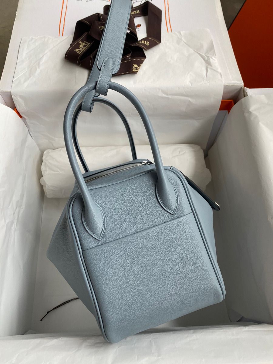 Hermes Lindy 26 Handmade Bag In Blue Lin Evercolor Leather - Image 3