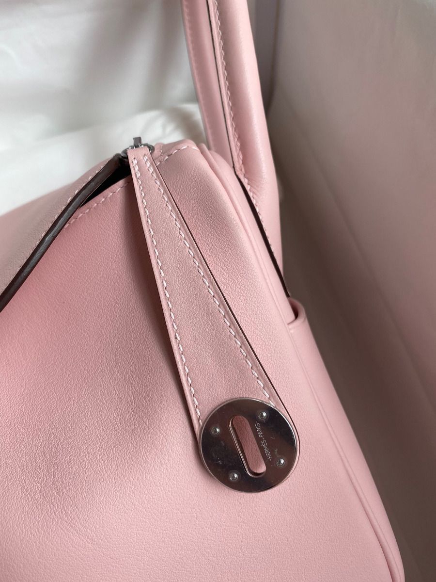 Hermes Lindy 26 Handmade Bag In Rose Sakura Swift Calfskin - Image 4