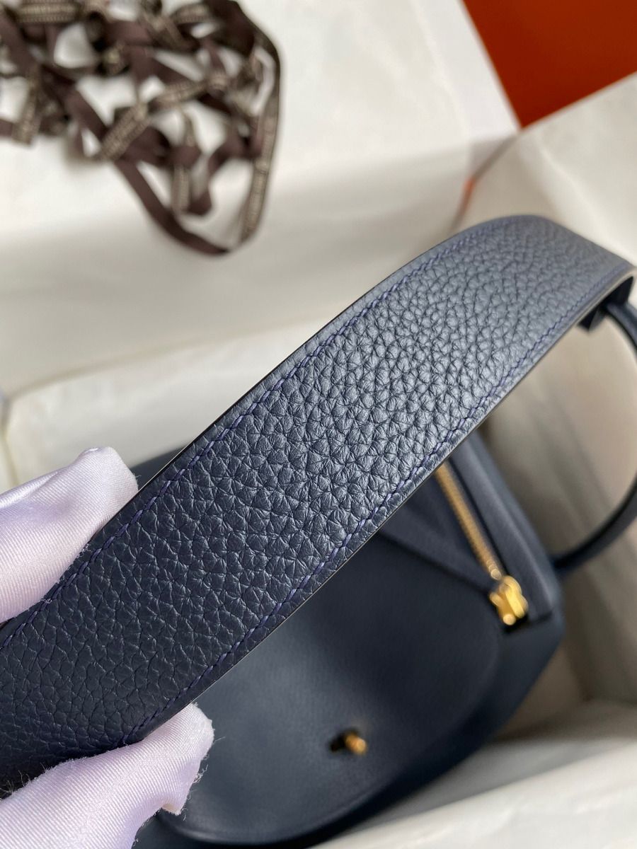 Hermes Lindy 30 Handmade Bag In Blue Nuit Clemence Leather - Image 7