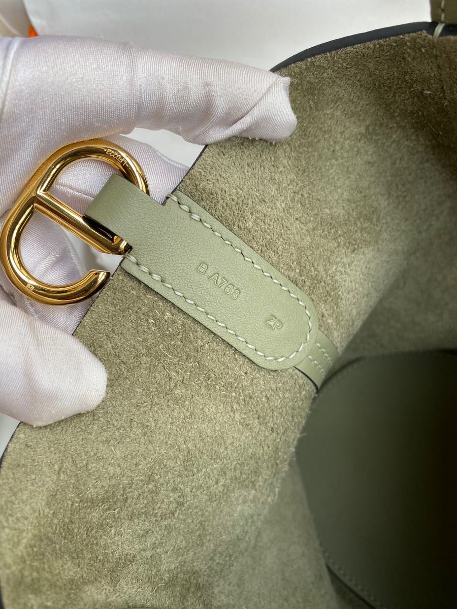 Hermes In The Loop 18 Handmade Bag in Sauge Clemence Leatherther - Image 8