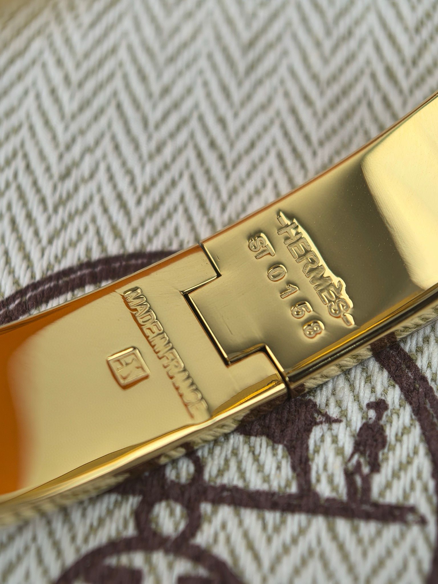 Hermes Cream Enamel Clic H Bracelet - Image 9