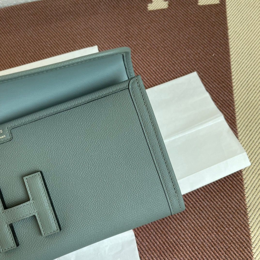 Hermes Jige Elan 29 Clutch Bag In Vert Amande Epsom Leather - Image 9