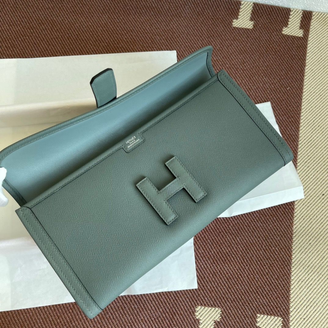Hermes Jige Elan 29 Clutch Bag In Vert Amande Epsom Leather - Image 10