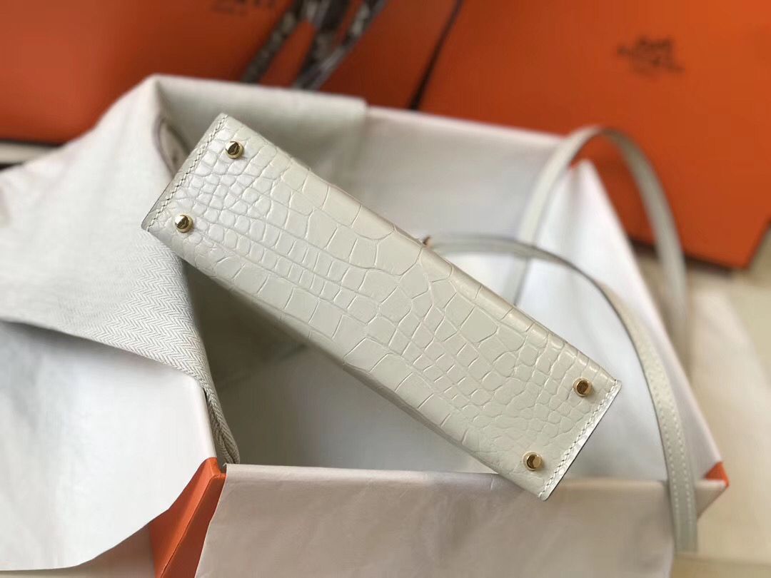 Hermes Kelly Mini II Handmade Bag In Beton Crocodile Embossed Leather - Image 5