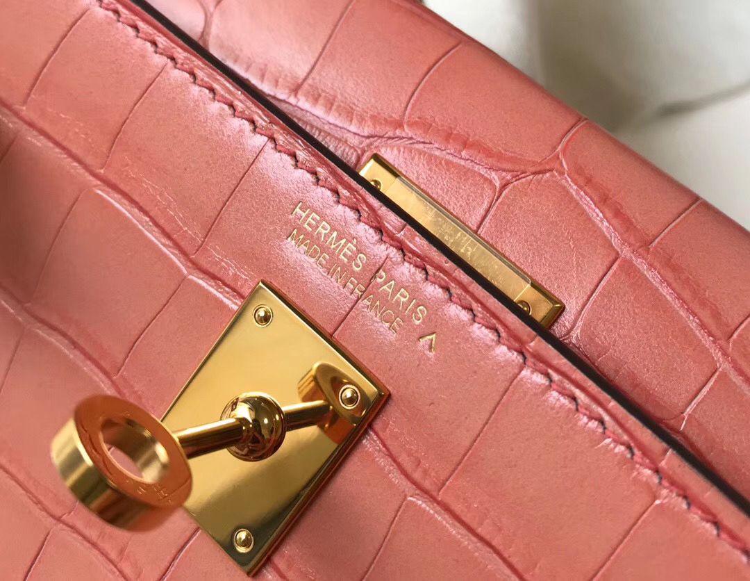 Hermes Kelly Mini II Handmade Bag In Pink Crocodile Embossed Leather - Image 4