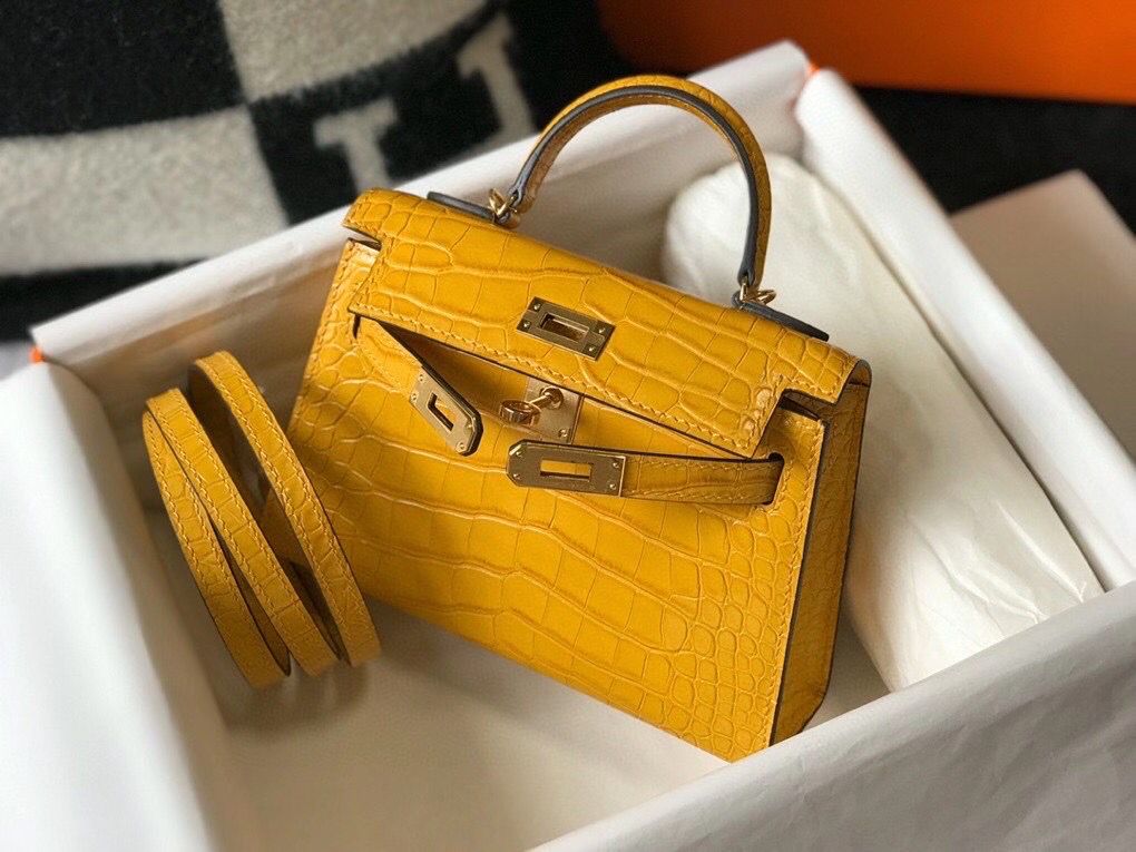 Hermes Kelly Mini II Bag In Yellow Embossed Crocodile Leather - Image 5