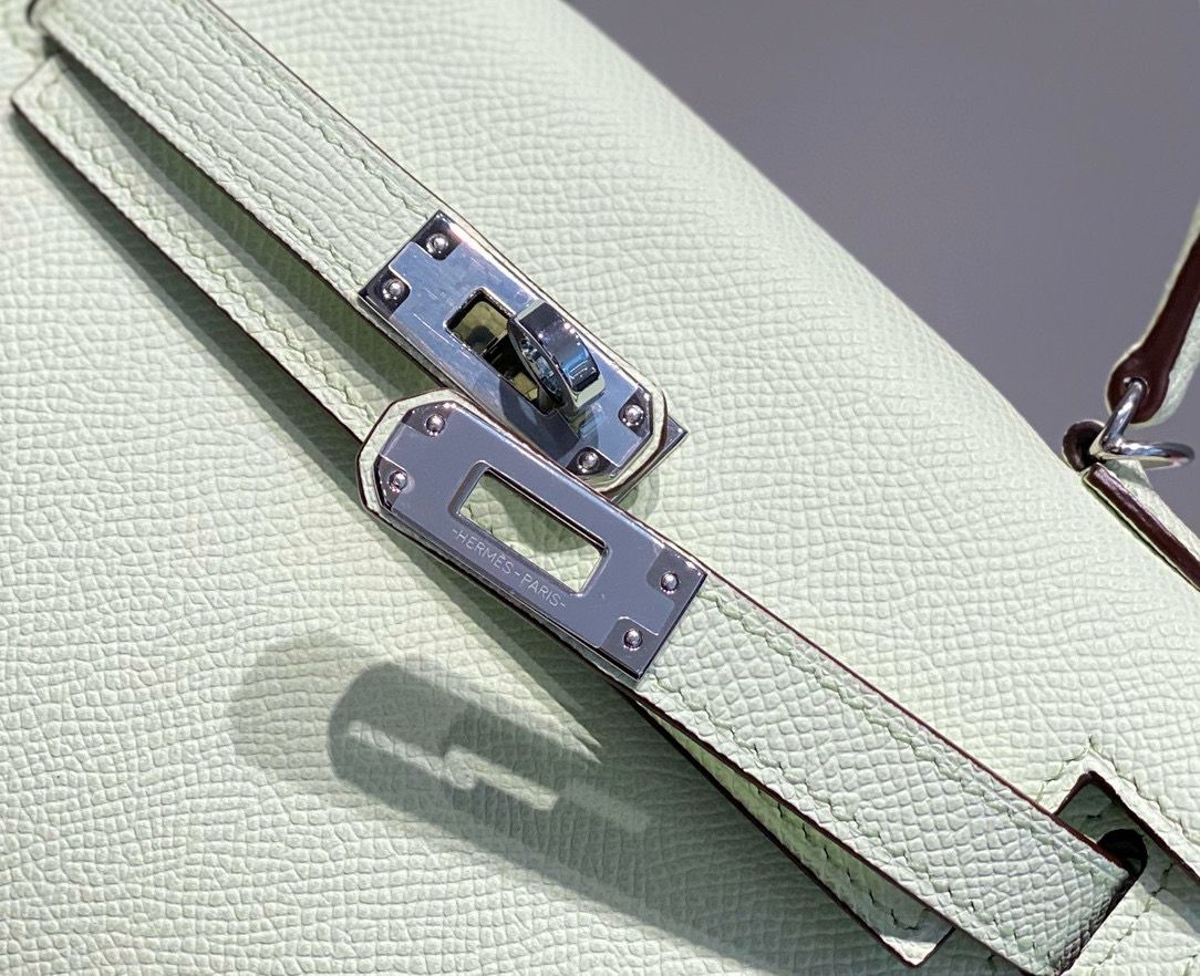 Hermes Kelly Mini II Bag In Vert Fizz Epsom Leather PHW - Image 6