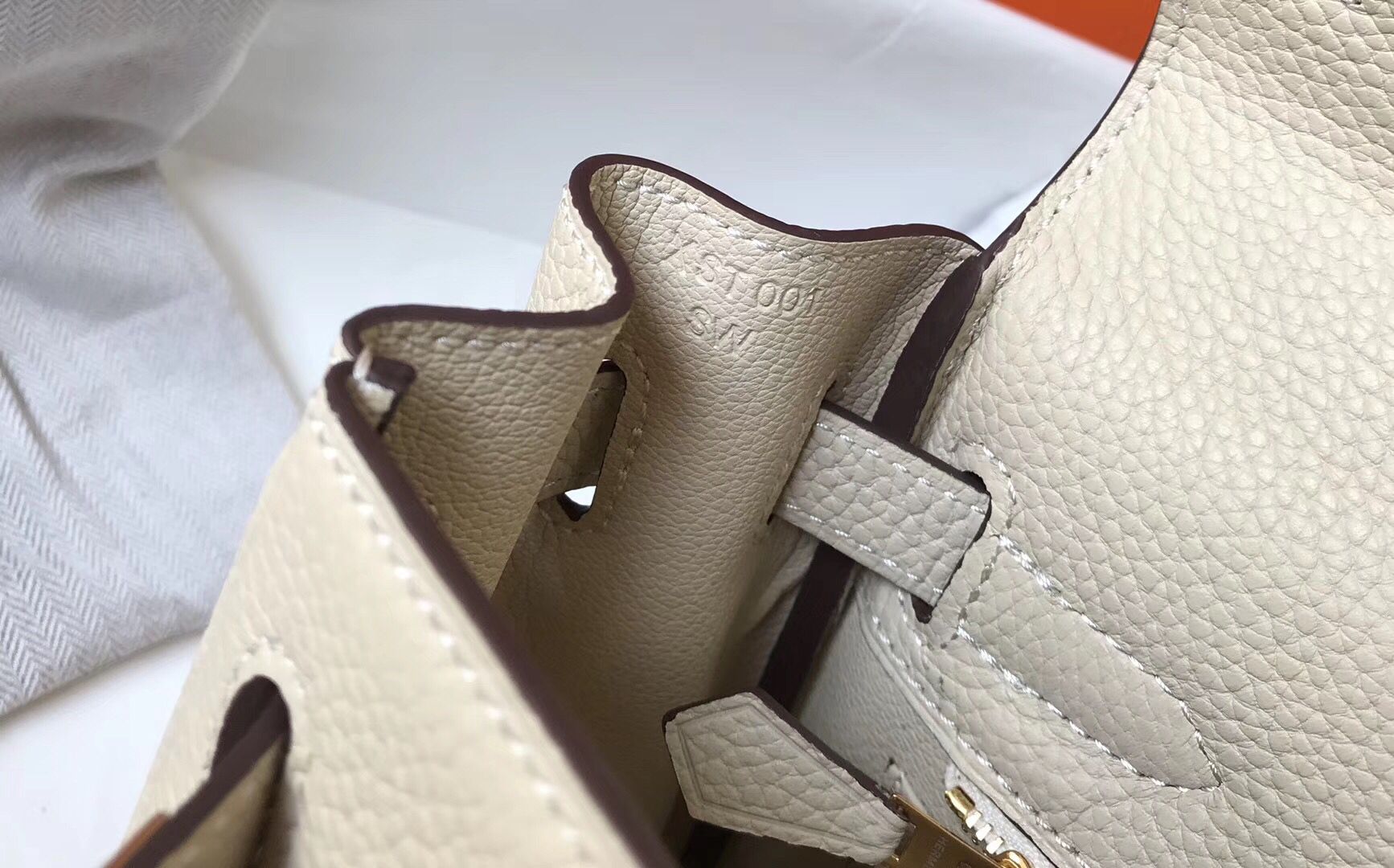 Hermes Kelly 28cm Bag In Beton Clemence Leather GHW - Image 8