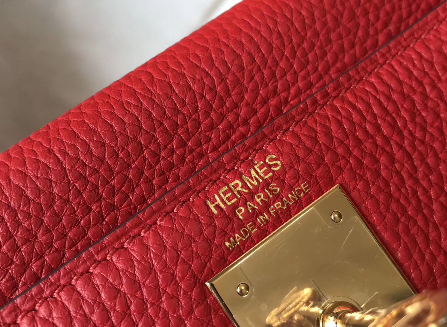Hermes Kelly 28cm Bag In Red Clemence Leather GHW - Image 6