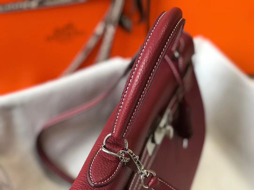 Hermes Kelly 32cm Bag In Bordeaux Clemence Leather PHW - Image 4