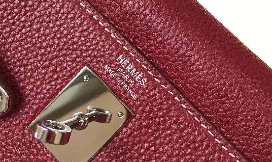 Hermes Kelly 32cm Bag In Bordeaux Clemence Leather PHW - Image 7