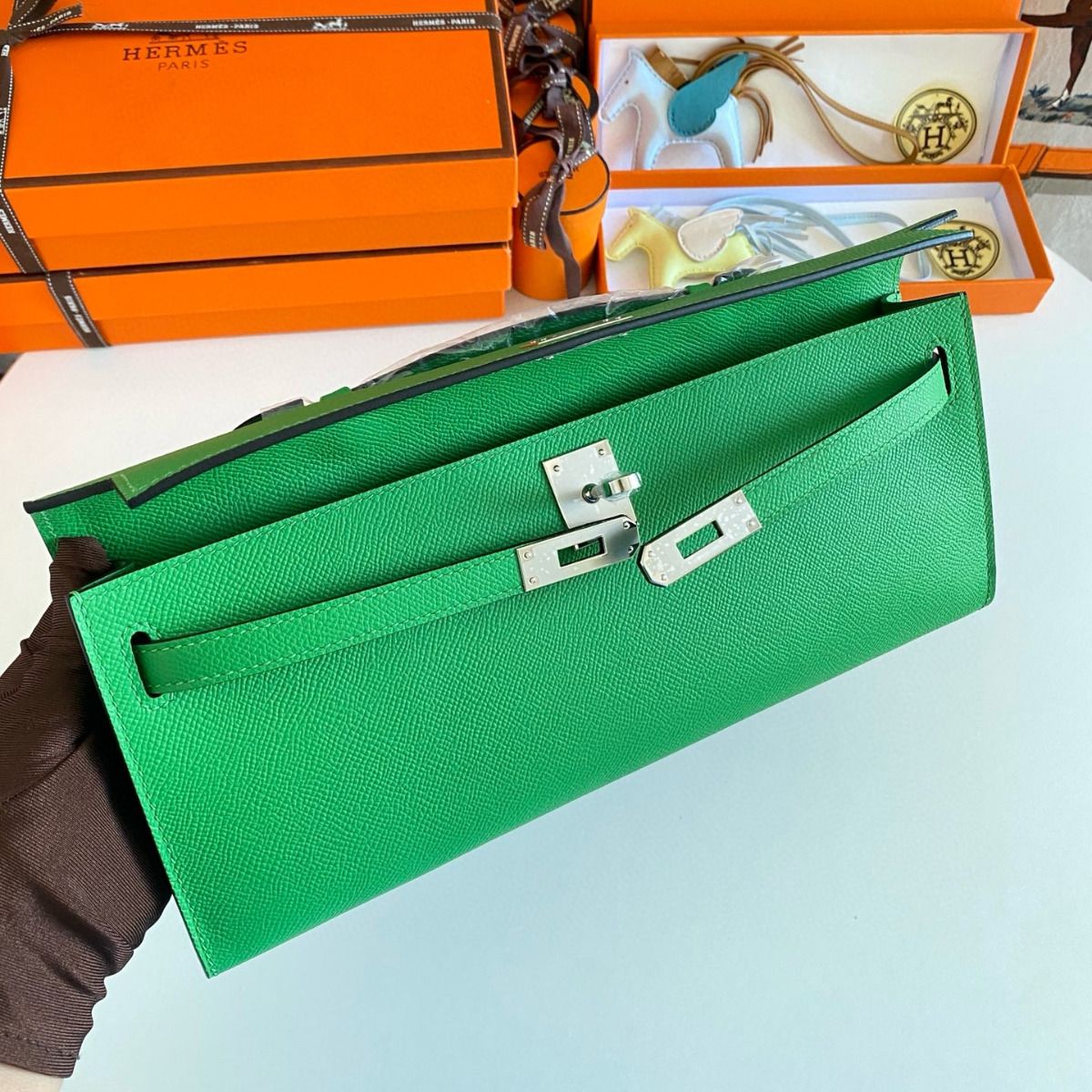 Hermes Kelly Cut Handmade Bag in Bambou Epsom Calfskin - Image 8