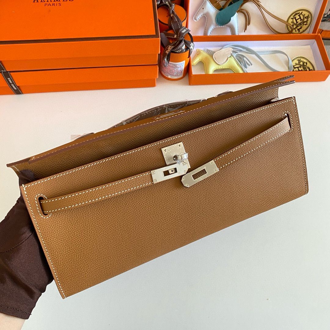 Hermes Kelly Cut Handmade Bag in Gold Epsom Calfskin - Image 8