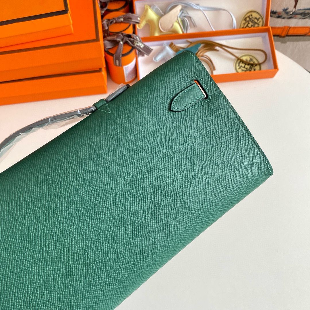 Hermes Kelly Cut Handmade Bag in Malachite Epsom Calfskin - Image 4