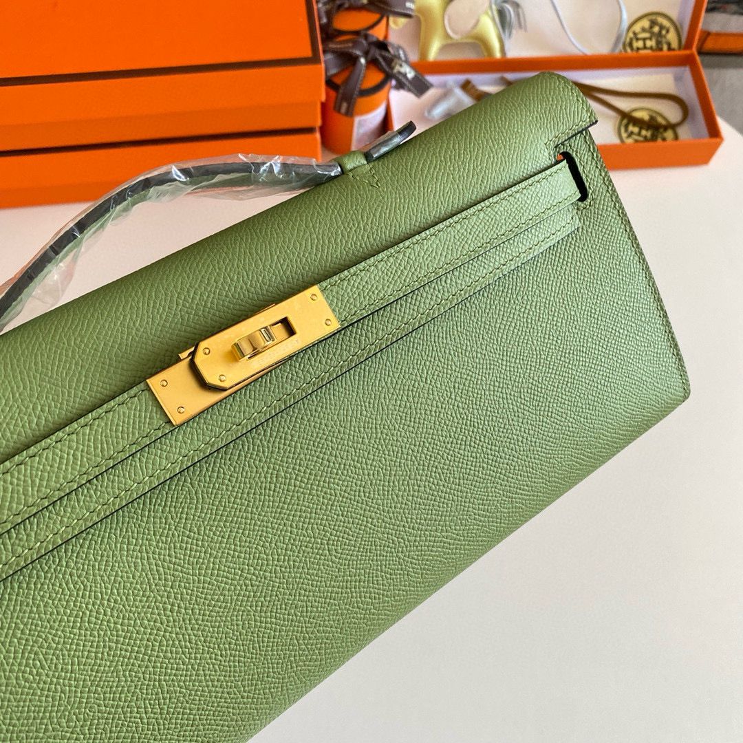 Hermes Kelly Cut Handmade Bag in Vert Criquet Epsom Calfskin - Image 5