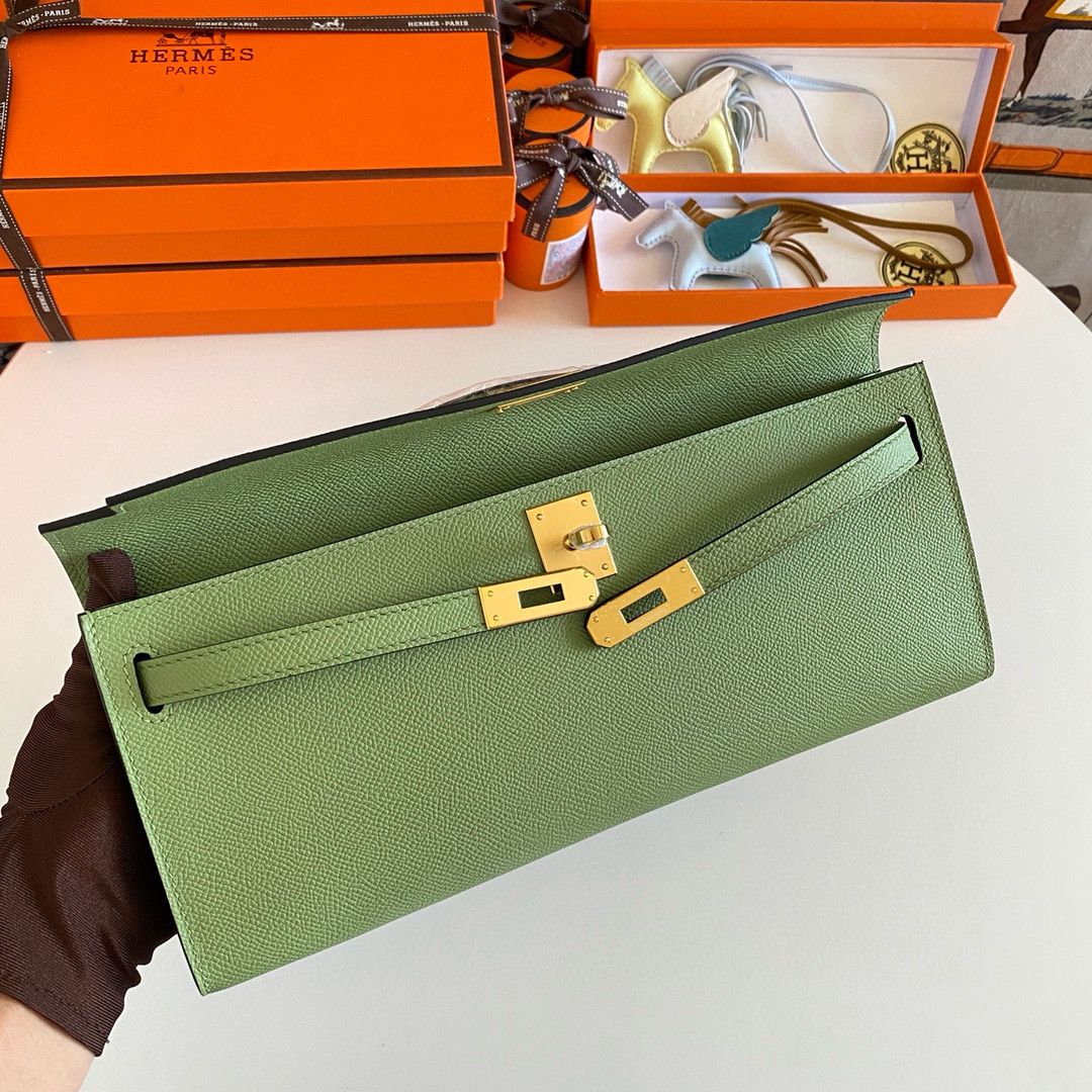 Hermes Kelly Cut Handmade Bag in Vert Criquet Epsom Calfskin - Image 6