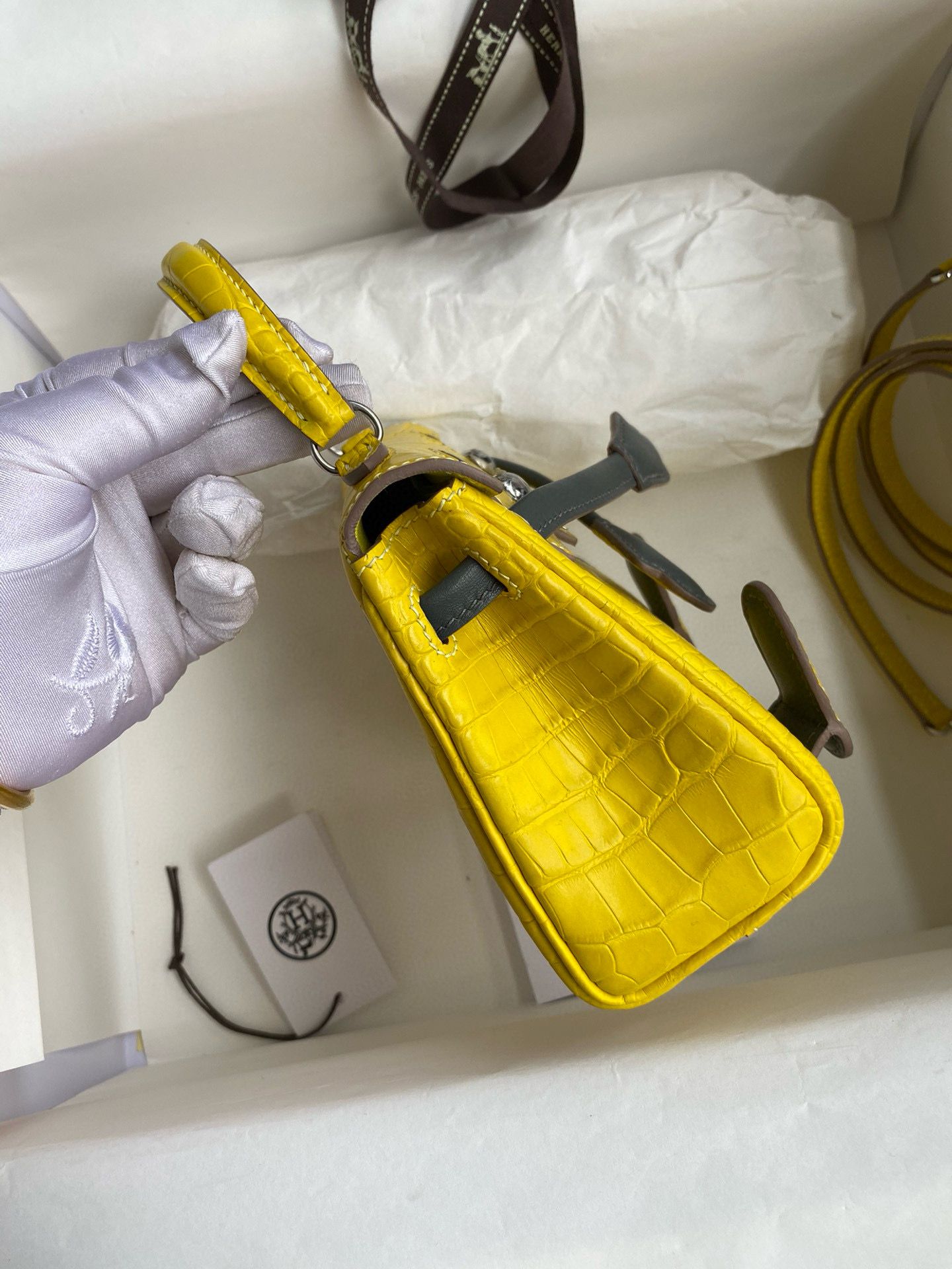 Hermes Kelly Doll Bag in Jaune Ambre Matte Alligator Leather - Image 4