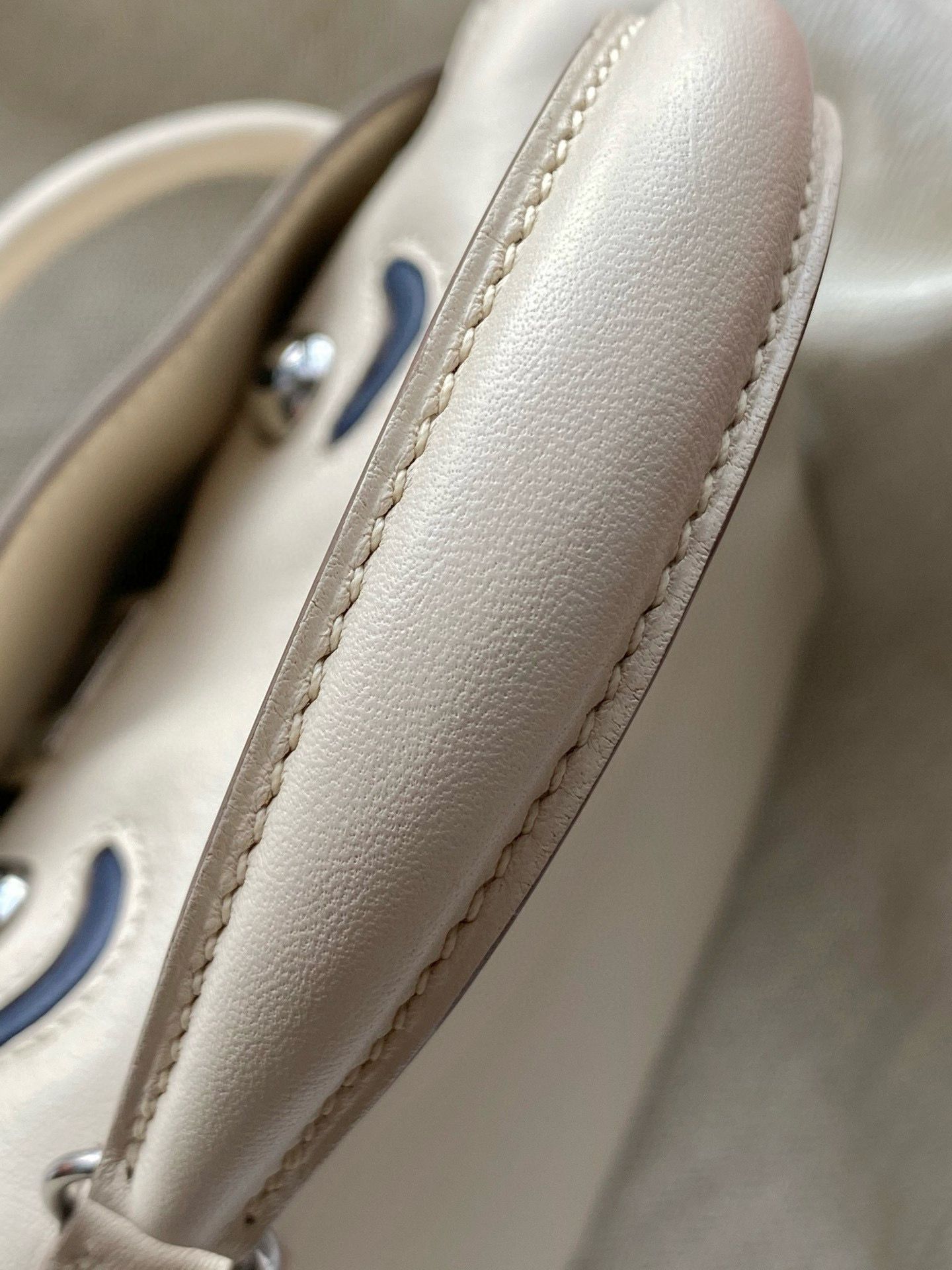 Hermes Kelly Doll Quelle Idole Bag in Craie Swift Calfskin - Image 6