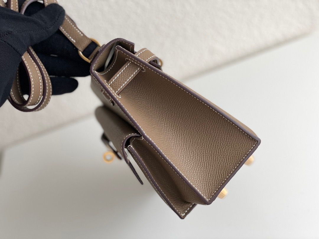 Hermes Kelly En Desordre 20 Handmade Bag In Taupe Epsom Calfskin - Image 5