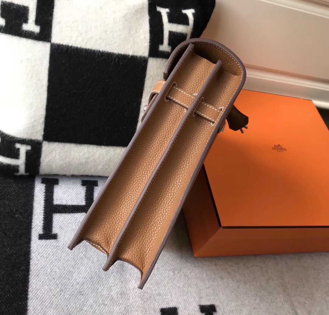 Hermes Kelly Depeche 38 Briefcase In Brown Calfskin - Image 5