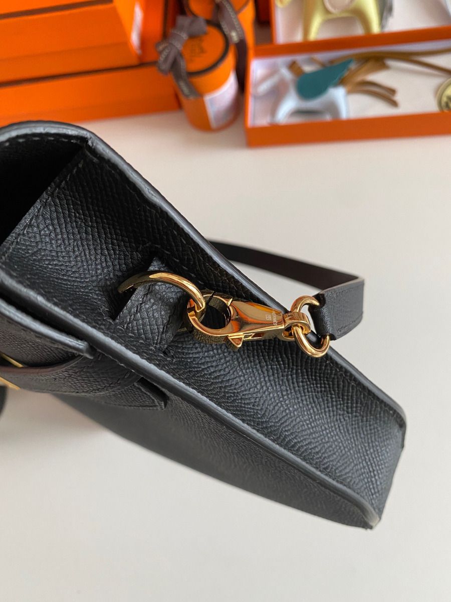 Hermes Kelly Depeches 25 Pouch in Black Epsom Calfskin - Image 9