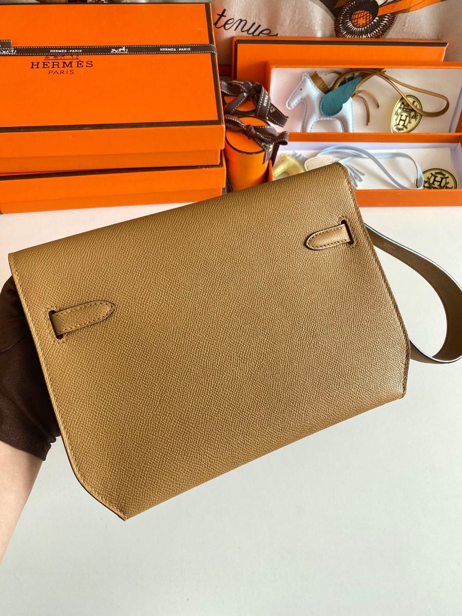 Hermes Kelly Depeches 25 Pouch in Sesame Epsom Calfskin - Image 4
