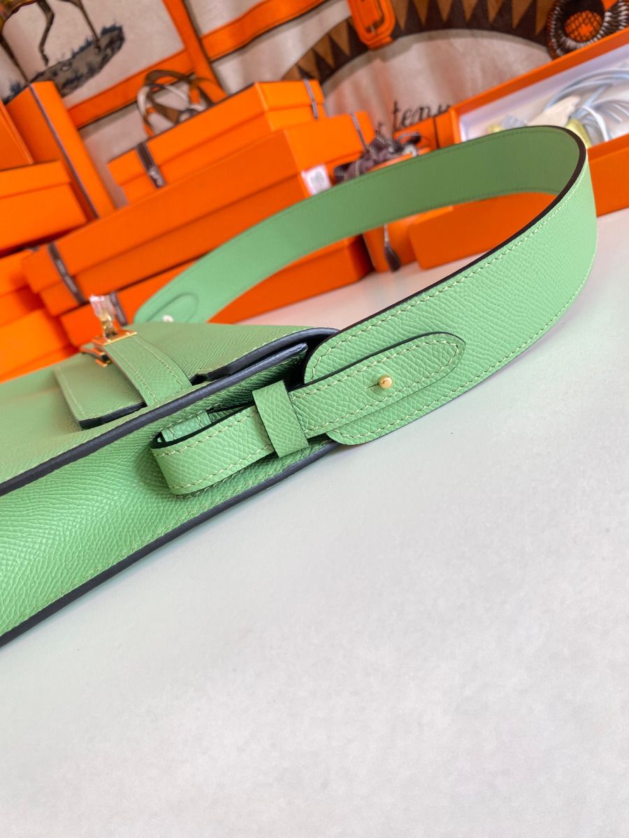 Hermes Kelly Depeches 25 Pouch in Vert Criquet Epsom Calfskin - Image 9