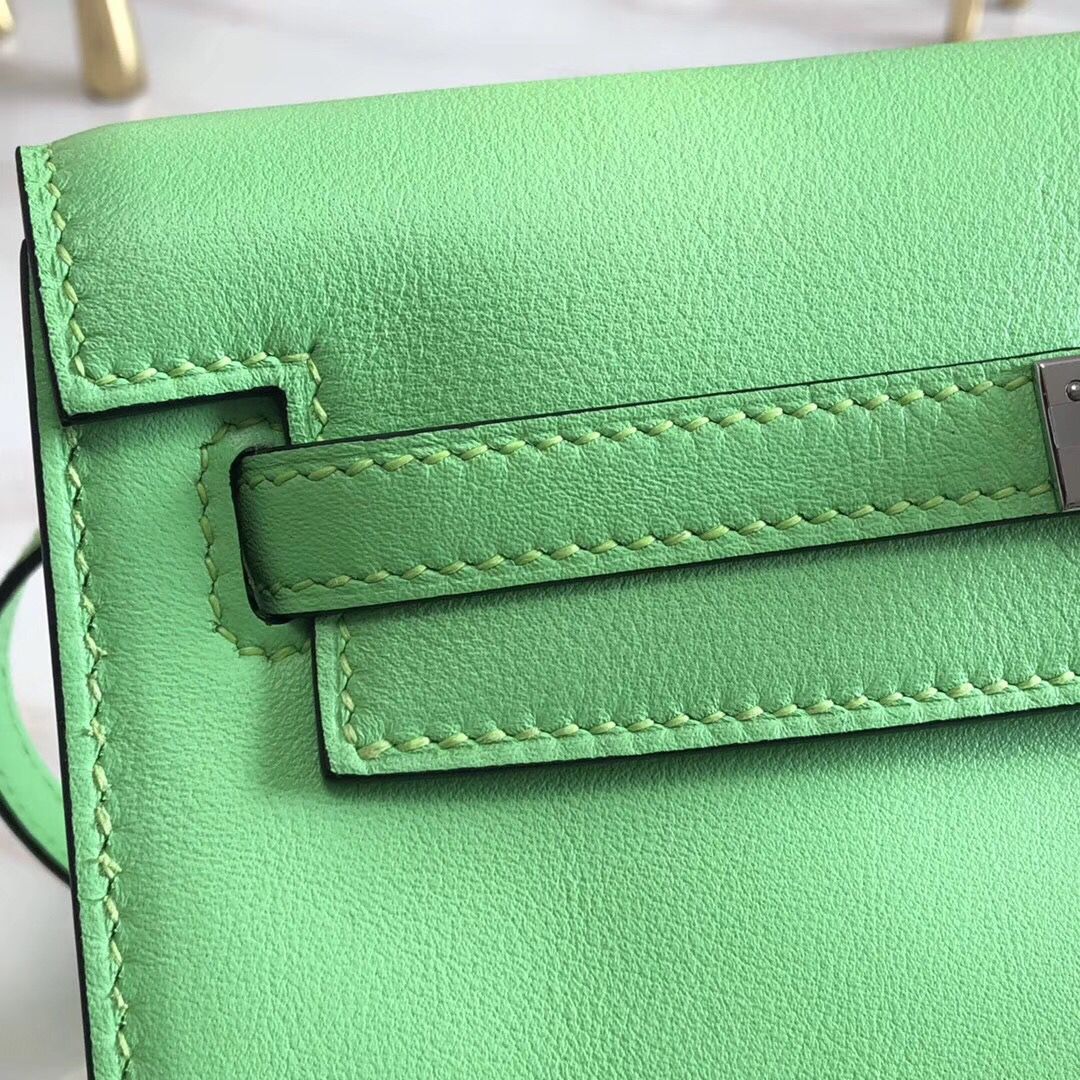Hermes Kelly Danse Handmade Bag In Green Swift Leather - Image 5