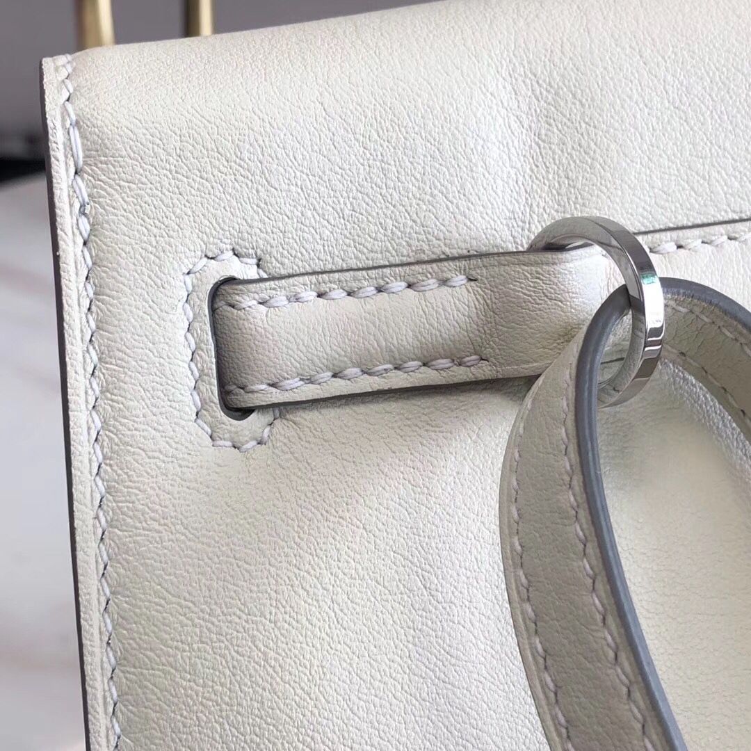 Hermes Kelly Danse Handmade Bag In White Swift Leather - Image 6