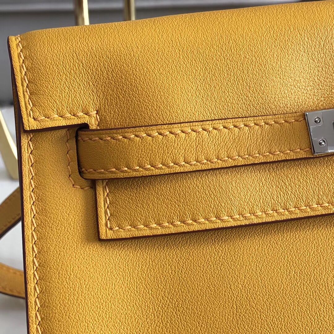 Hermes Kelly Danse Handmade Bag In Yellow Swift Leather - Image 4