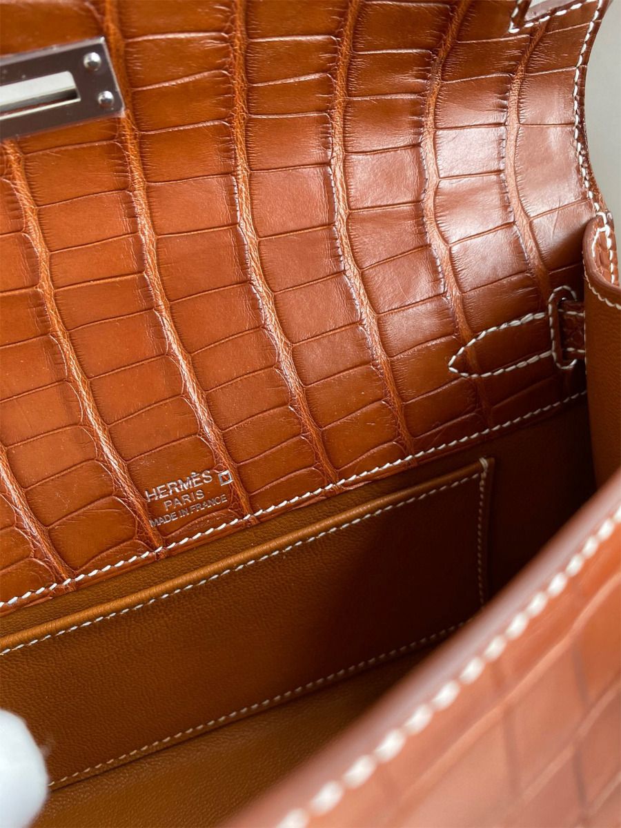 Hermes Kelly Pochette Handmade Bag In Gold Matte Alligator Leather - Image 10