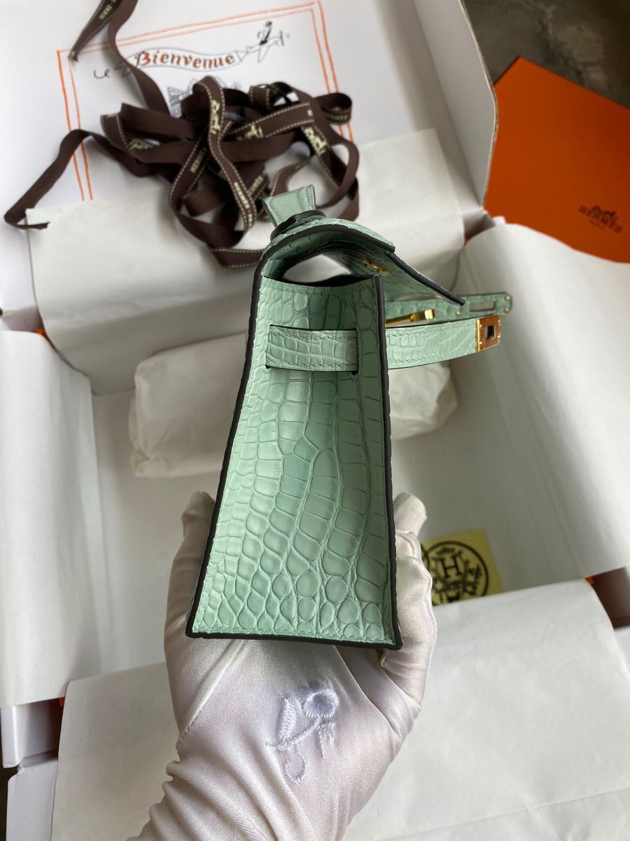 Hermes Kelly Pochette Handmade Bag In Vert D'eau Matte Alligator Leather - Image 8