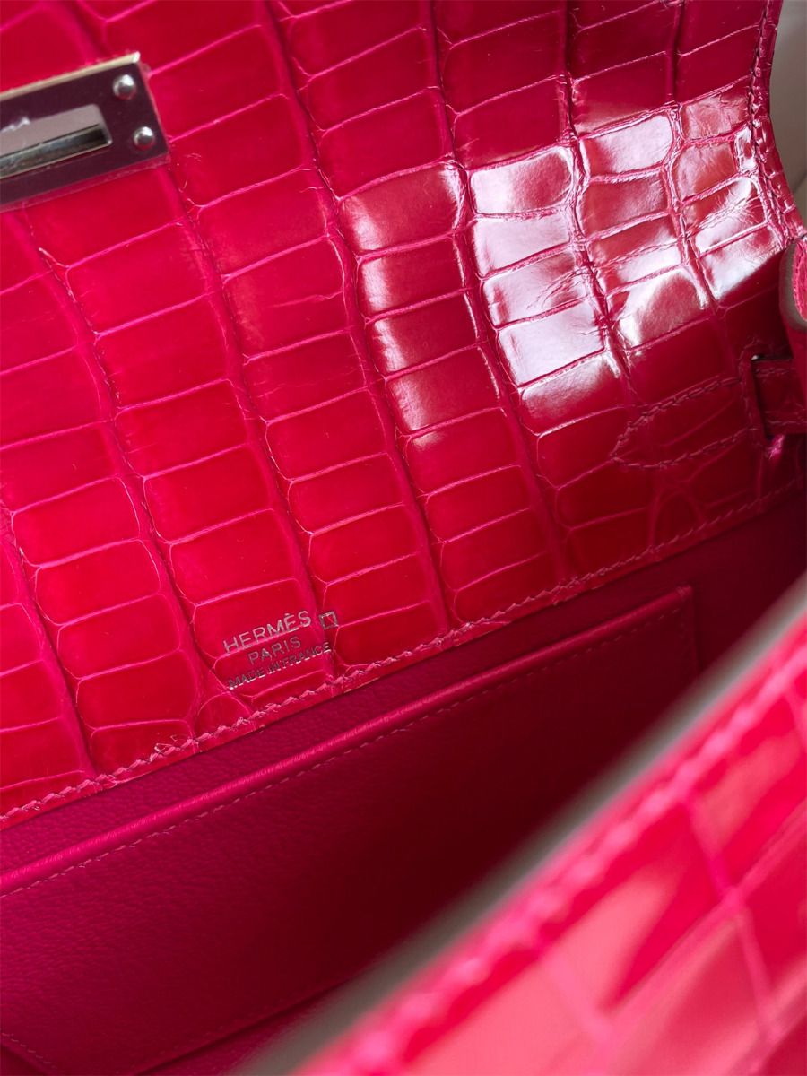 Hermes Kelly Pochette Handmade Bag In Rose Extreme Shiny Alligator Leather - Image 10