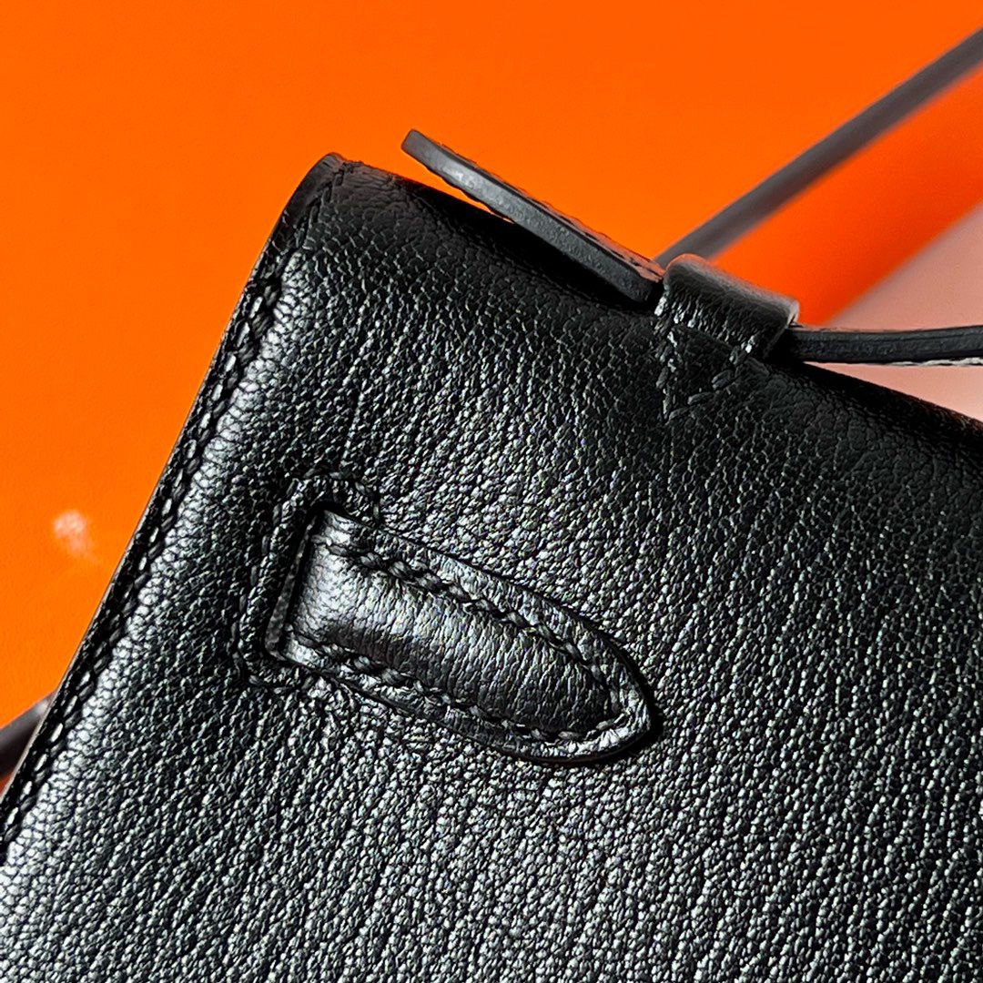 Hermes Kelly Pochette Handmade Bag In Black Chevre Mysore Leather - Image 8