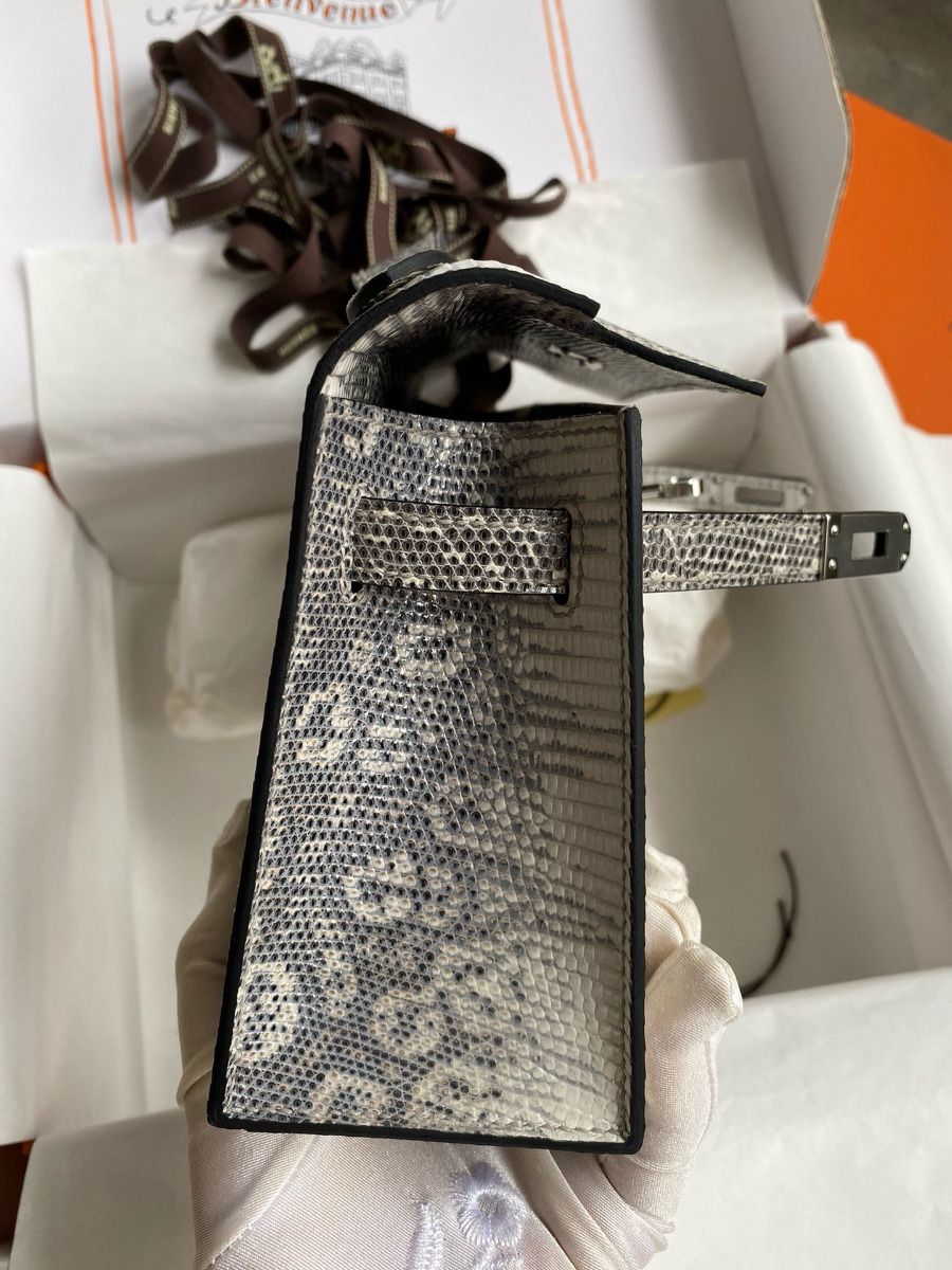 Hermes Kelly Pochette Handmade Bag In Natural Lizard Skin - Image 8