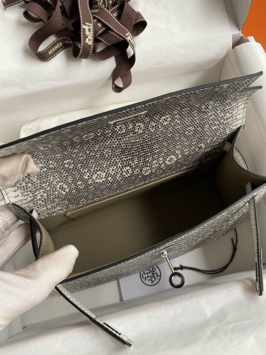 Hermes Kelly Pochette Handmade Bag In Natural Lizard Skin - Image 9
