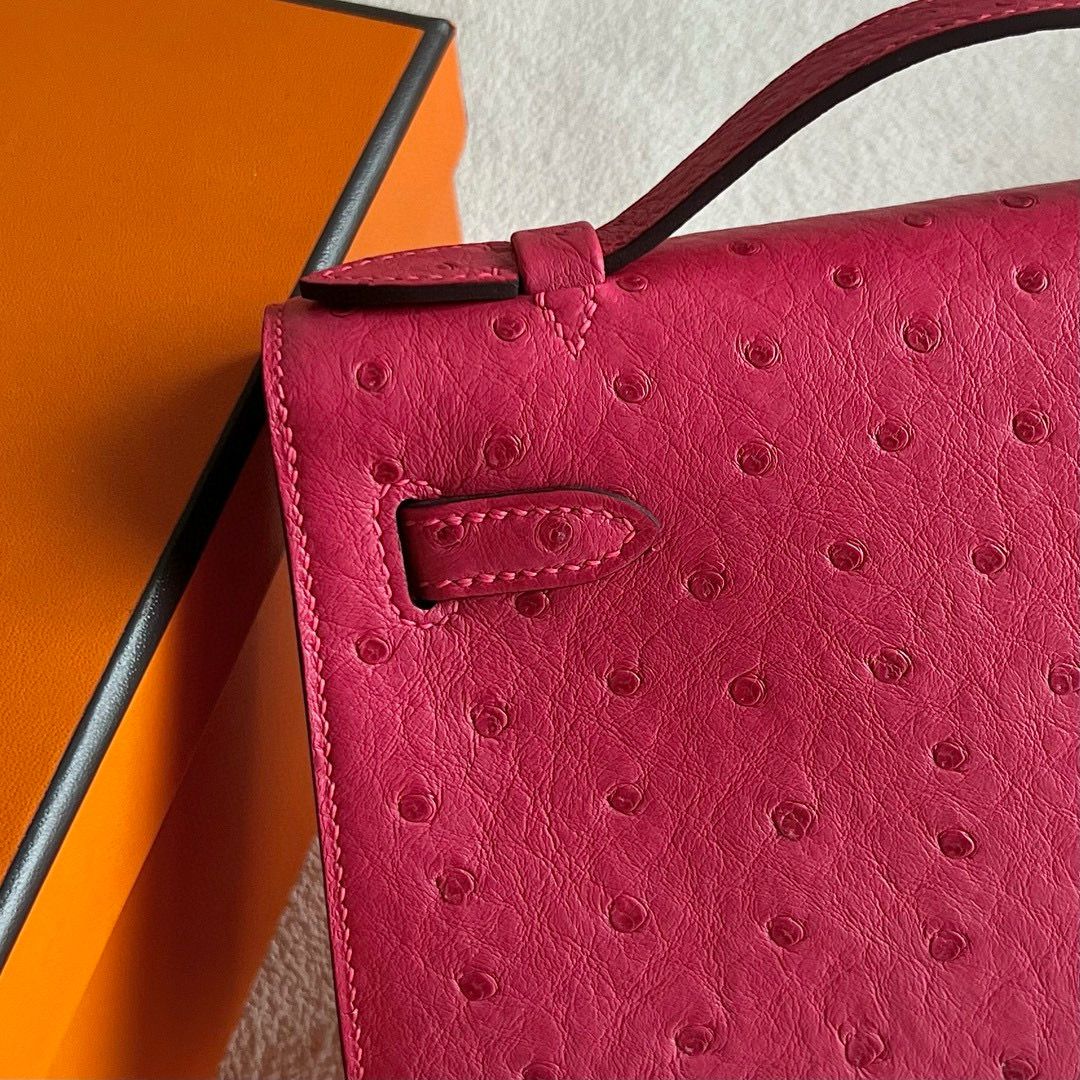 Hermes Kelly Pochette Handmade Bag in Rose Tyrien Ostrich Leather - Image 7