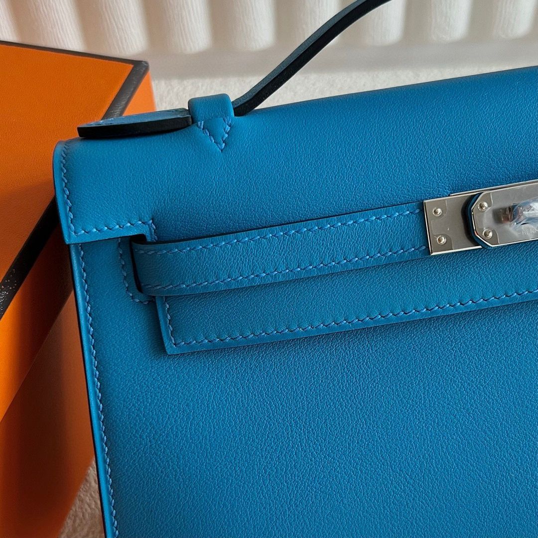 Hermes Kelly Pochette Verso Handmade Bag in Blue Frida Swift Calfskin - Image 4