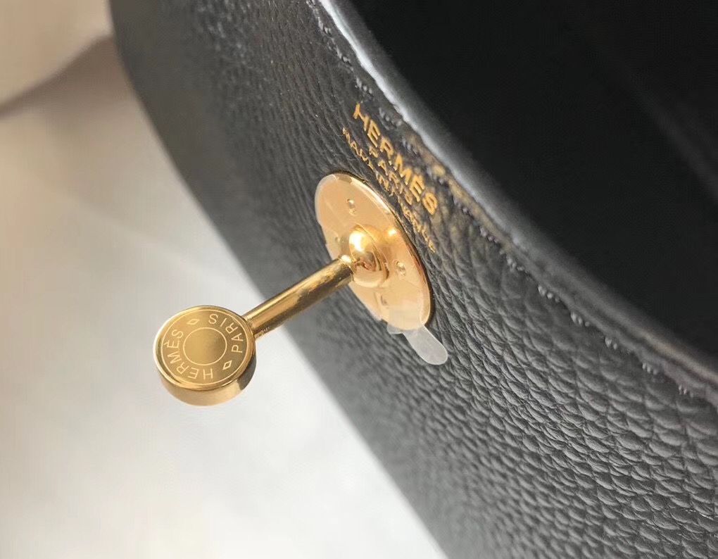 Hermes Lindy Mini Bag In Black Clemence Leather GHW - Image 8