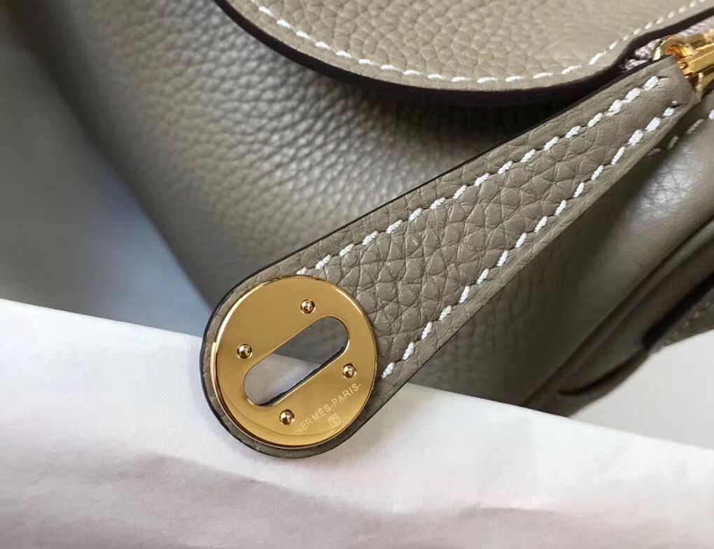 Hermes Lindy Mini Bag In Tourterelle Clemence Leather GHW - Image 6