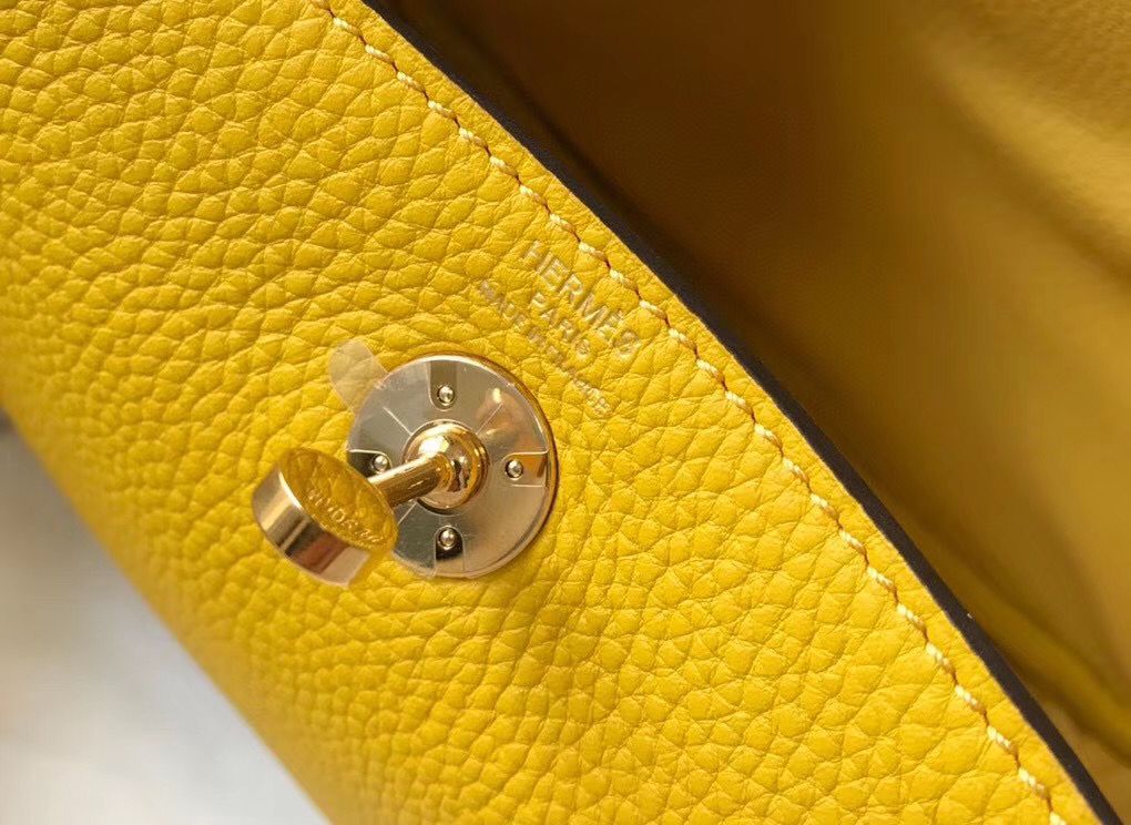 Hermes Lindy Mini Bag In Yellow Clemence Leather GHW - Image 8
