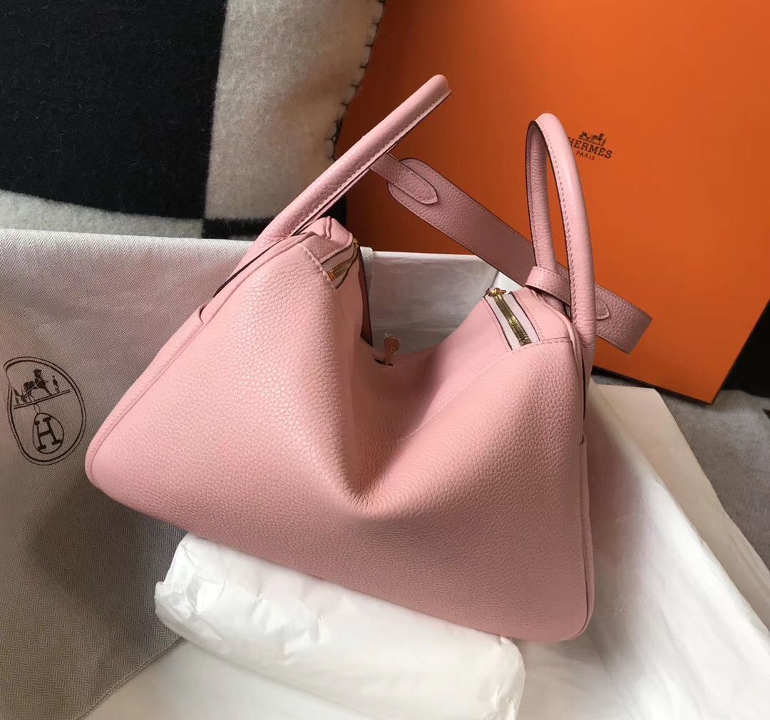 Hermes Lindy 26cm Bag In Pink Clemence Leather GHW - Image 3
