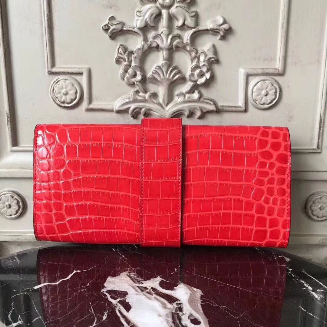 Hermes Medor Clutch Bag In Cherry Crocodile Leather - Image 3