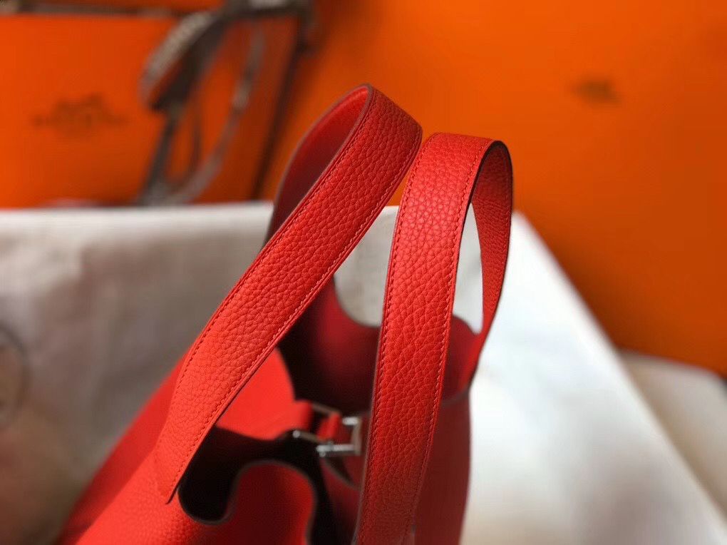 Hermes Picotin Lock 22 Bag In Red Clemence Leather - Image 5