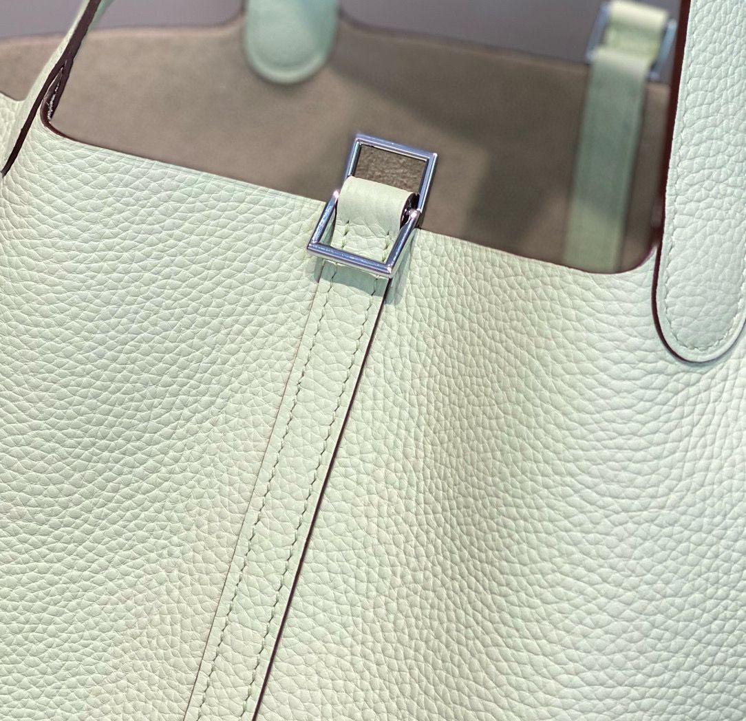Hermes Picotin Lock 22 Bag In Vert Fizz Clemence Leather - Image 8