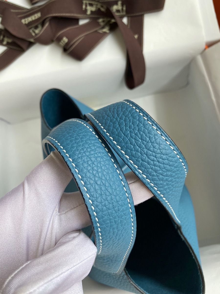 Hermes Picotin Lock 18 Handmade Bag in Blue Jean Clemence Leather - Image 6