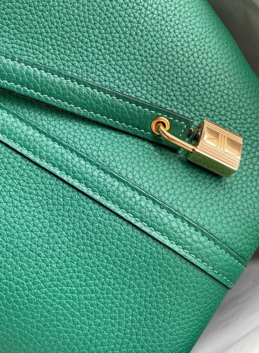 Hermes Picotin Lock 22 Handmade Bag in Vert Vertigo Clemence Leather - Image 4