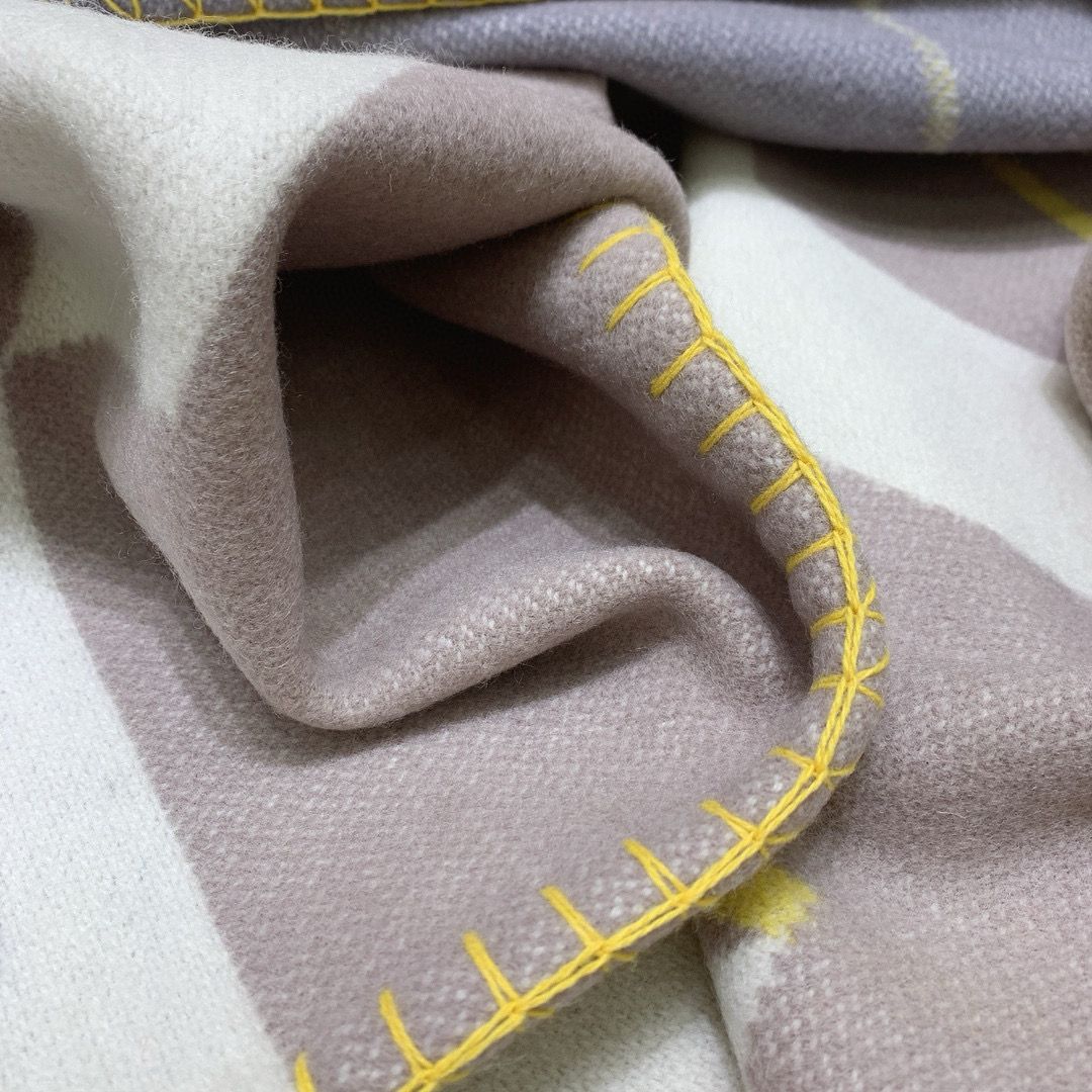 Hermes Avalon H Club Blanket in Taupe Cashmere - Image 6